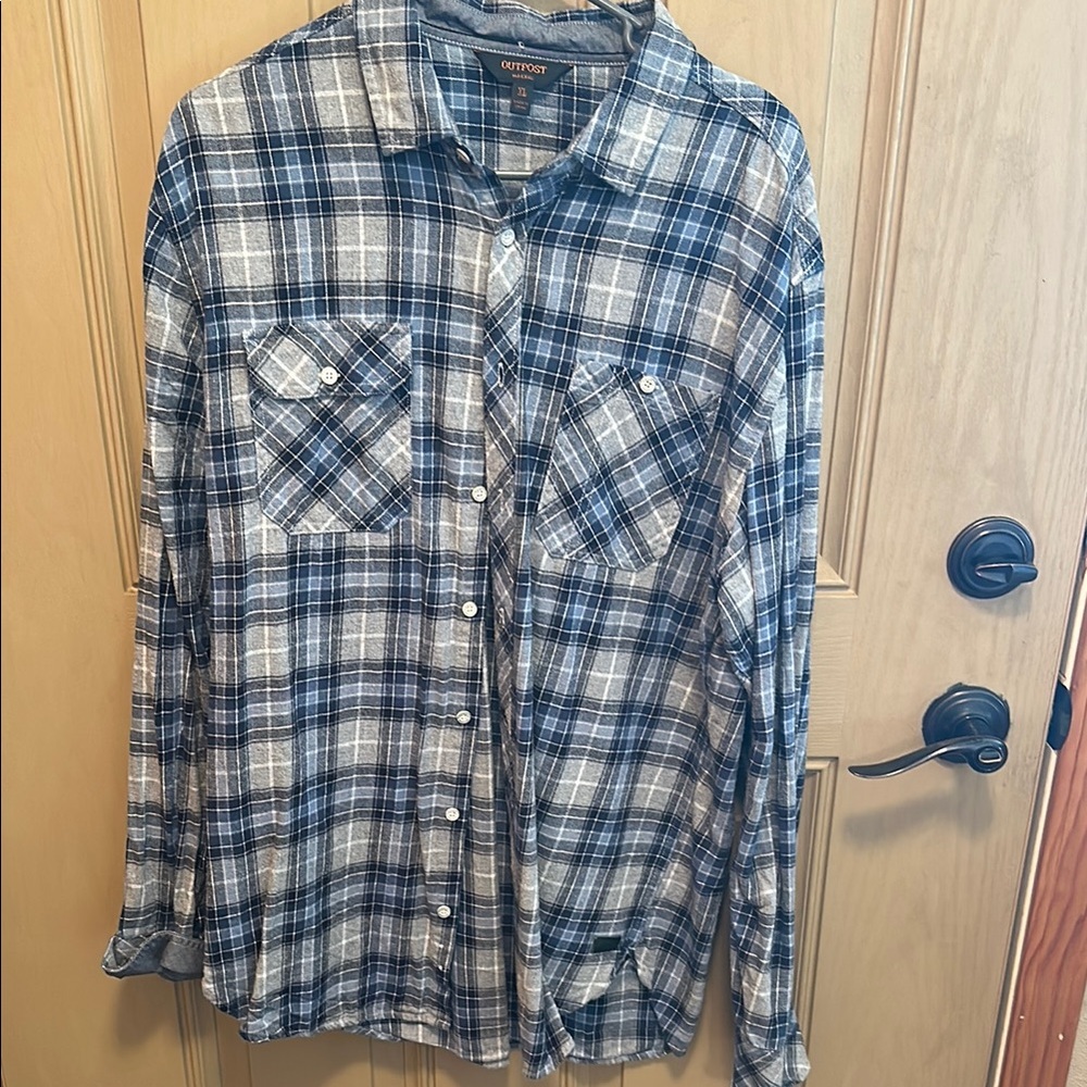 Blue and White Casual Button Down Shirt with Plaid Pattern